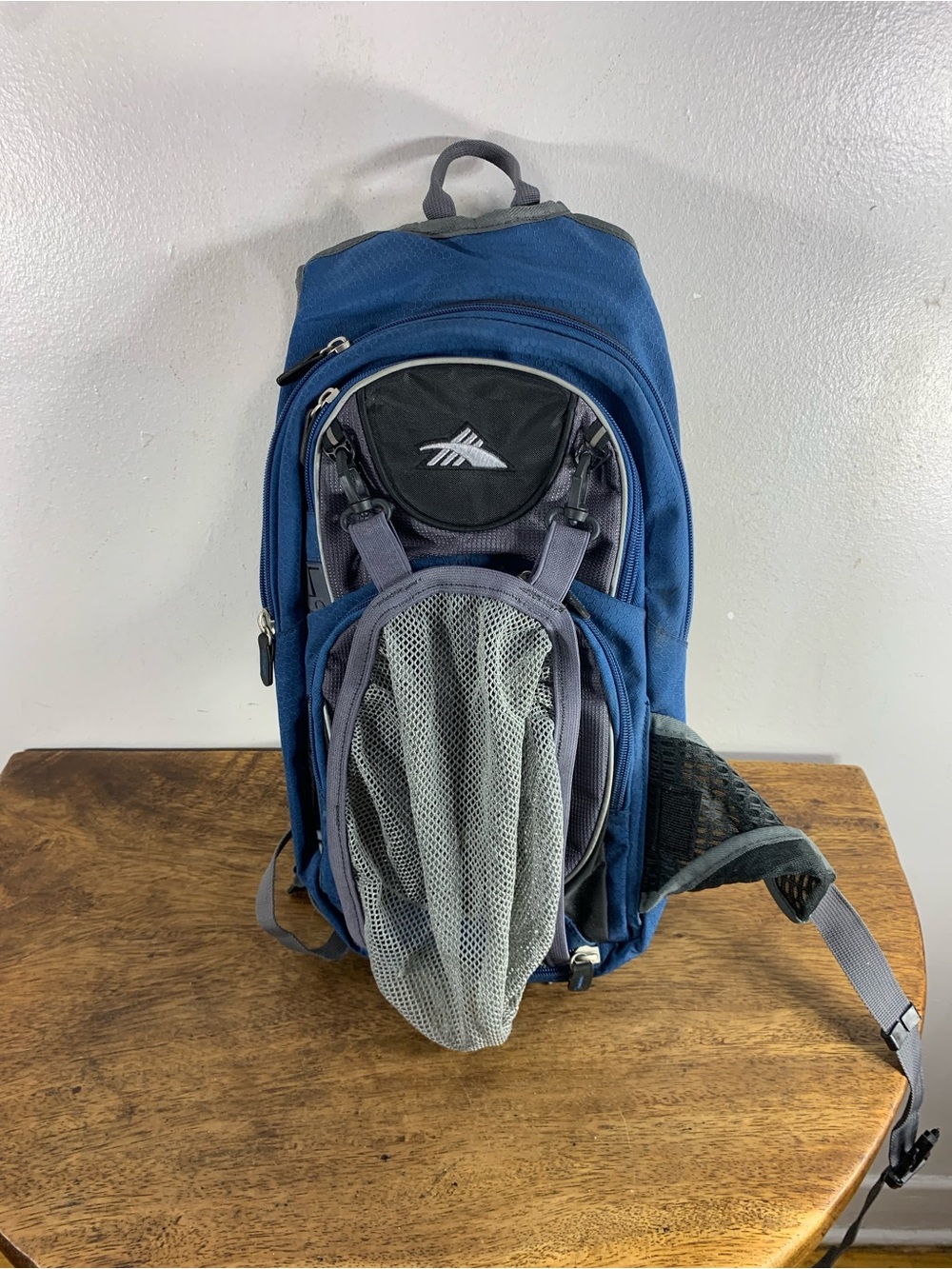 High Sierra 2 Litres Hiking Cycling Running Pack Backpack